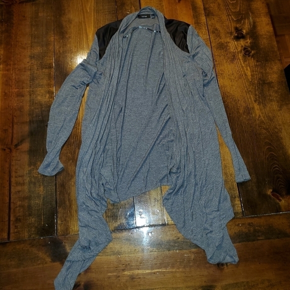Apt 9 Grey Cardigan with Leather Shoulder Detail - Medium - Picture 5 of 14